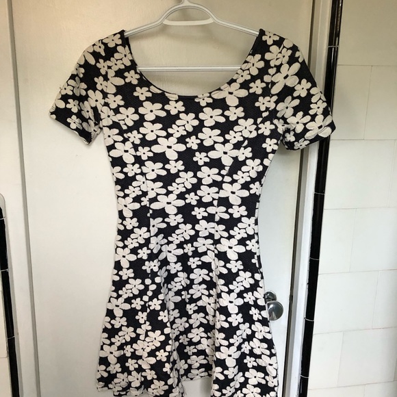 Divided from H&M, floral mini dress, navy and white, size 4 - Picture 3 of 5